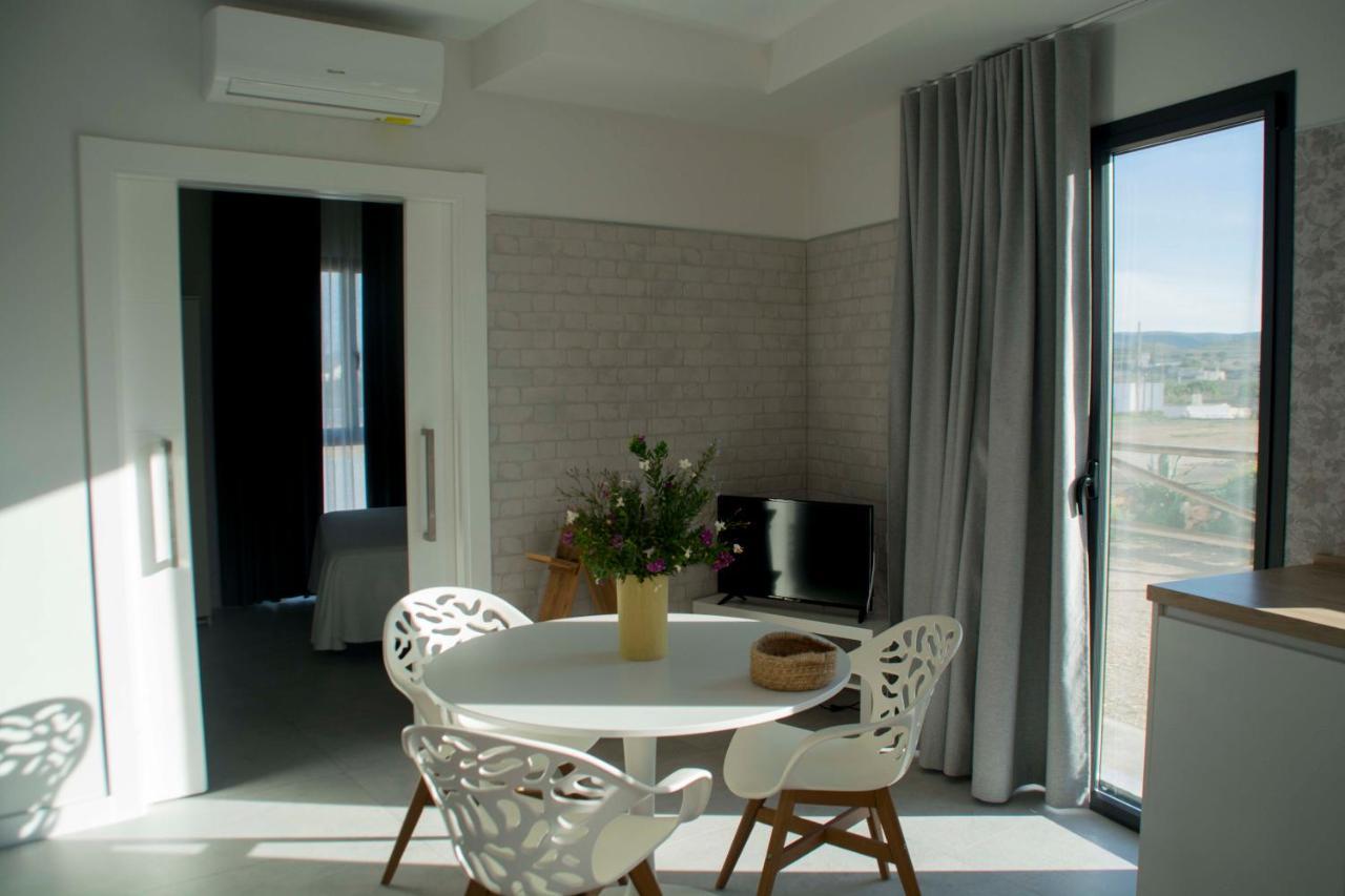 Apartamentos Madreselva Fernan Perez Exterior foto