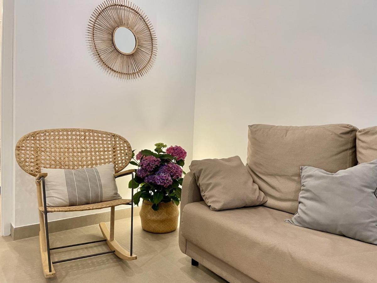 Apartamentos Madreselva Fernan Perez Exterior foto