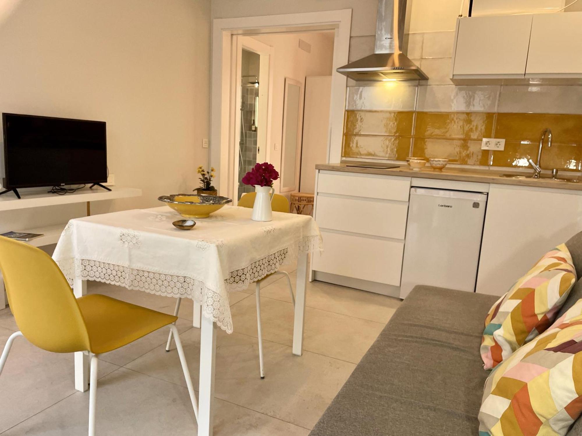Apartamentos Madreselva Fernan Perez Exterior foto