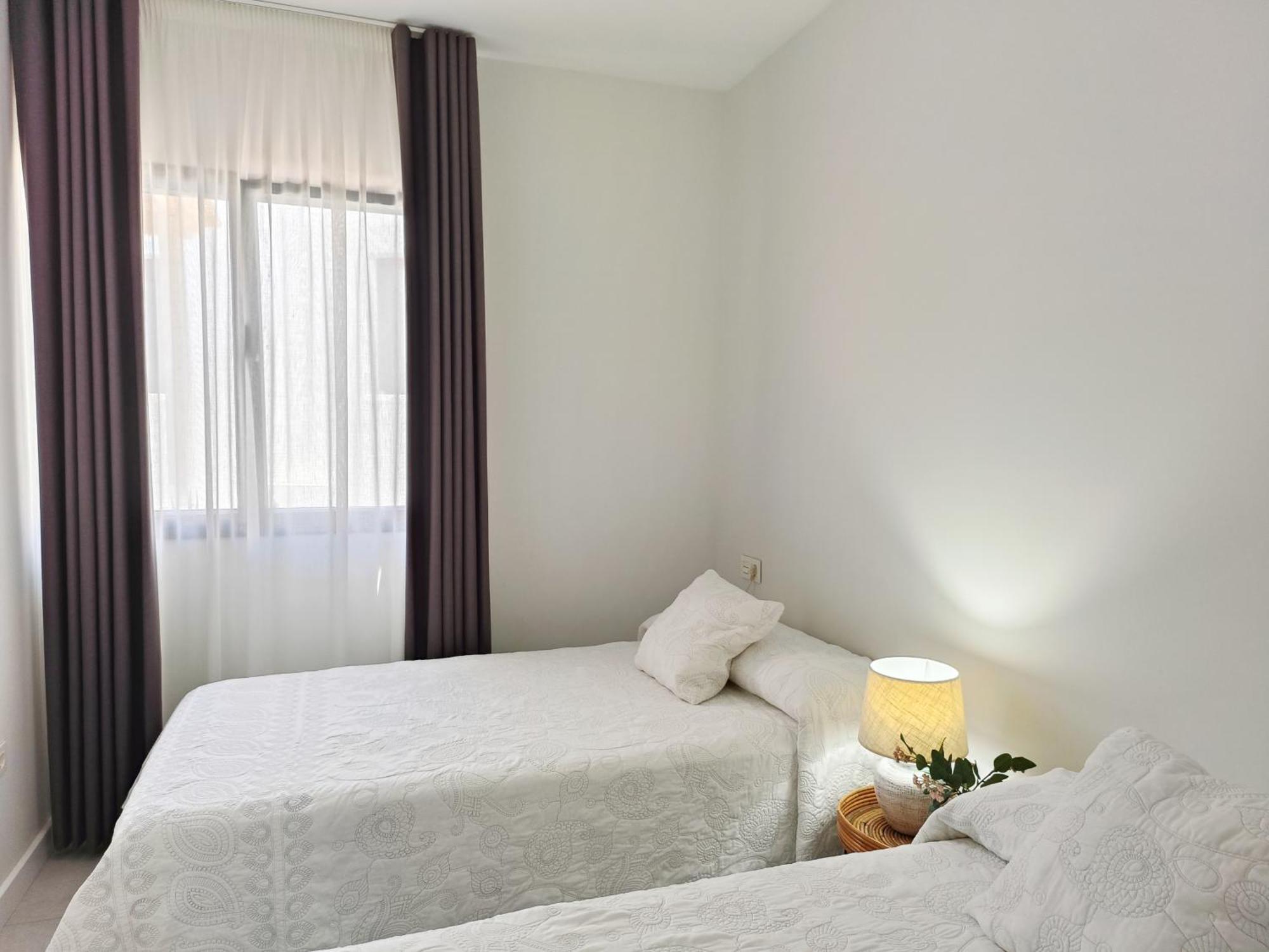 Apartamentos Madreselva Fernan Perez Exterior foto